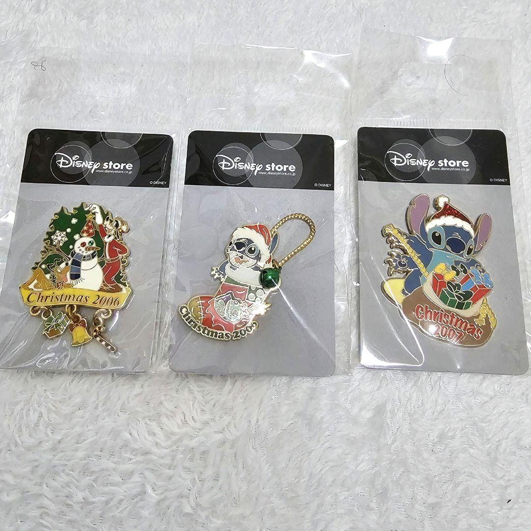 DisneyStore クリスマスピンバッジ 3個セット