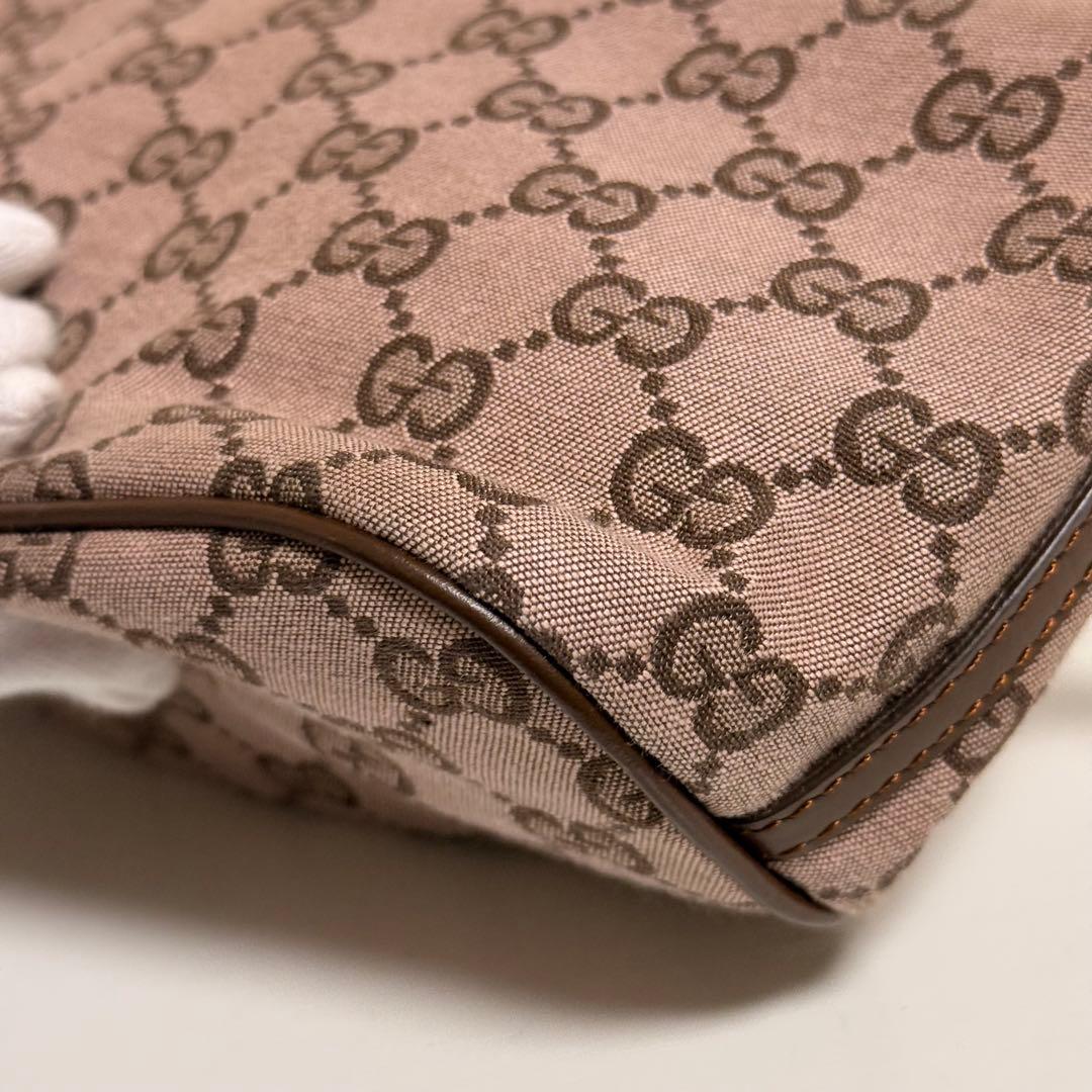 GUCCI グッチ アクセサリーポーチ　GGキャンバス