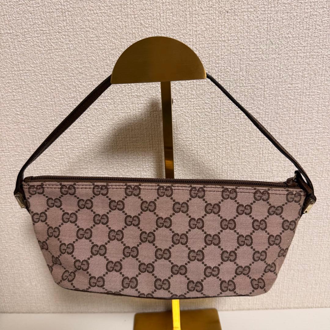 GUCCI グッチ アクセサリーポーチ　GGキャンバス