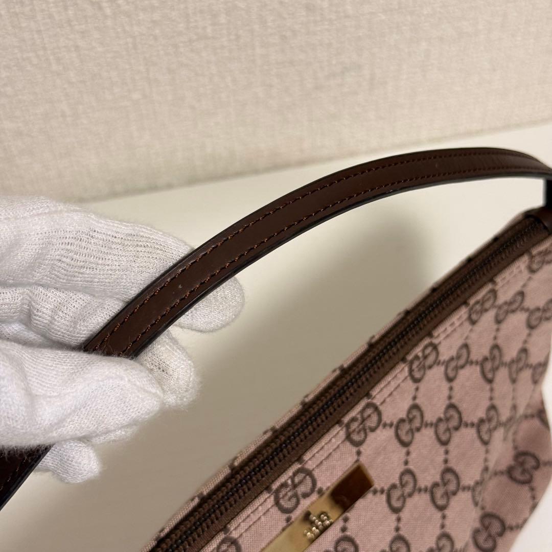 GUCCI グッチ アクセサリーポーチ　GGキャンバス