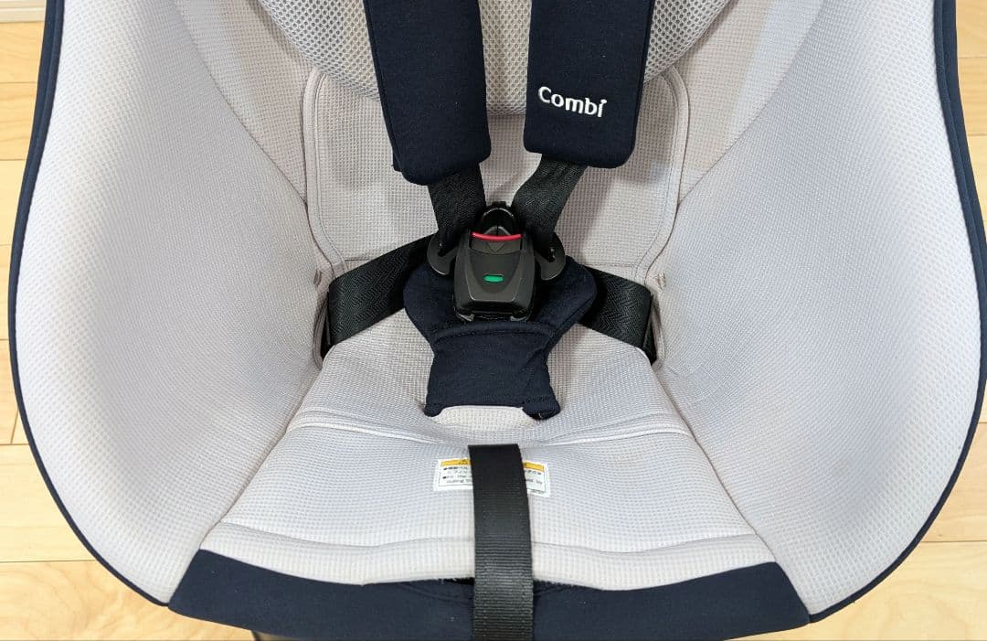 コンビ クルムーヴ スマート Light ISOFIX 新生児 チャイルドシート
