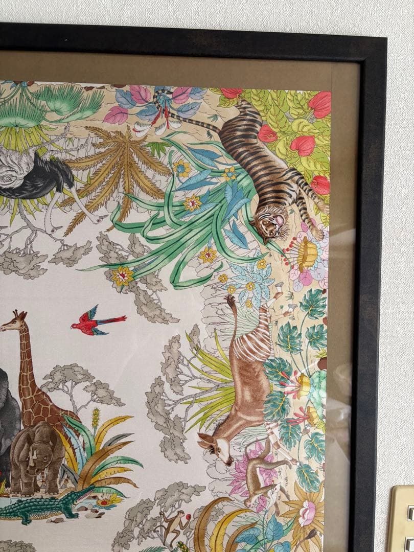 Gucci の動物柄スカーフの額装 86センチ×86センチの正方形