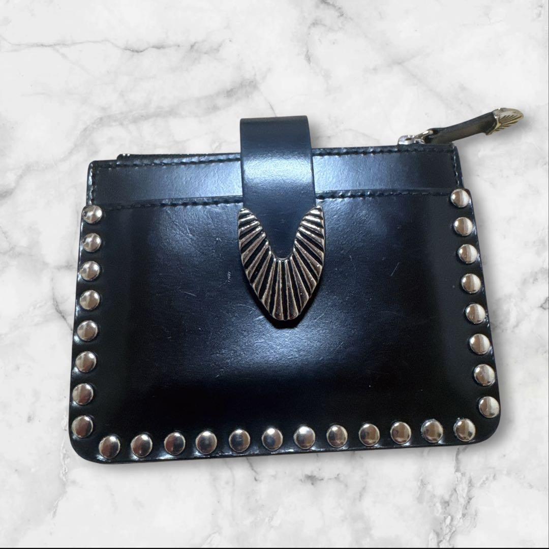 トーガ　アチーブス　ブラックレザー ケース　スタッズ