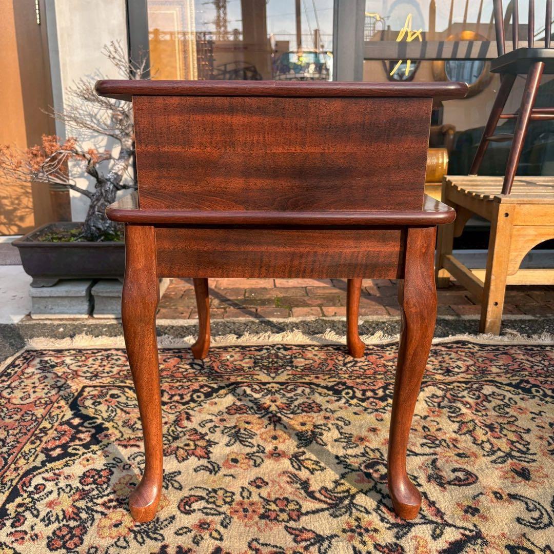 コンソールテーブル　アンティーク調　サイドテーブル　猫脚　ナイトテーブル