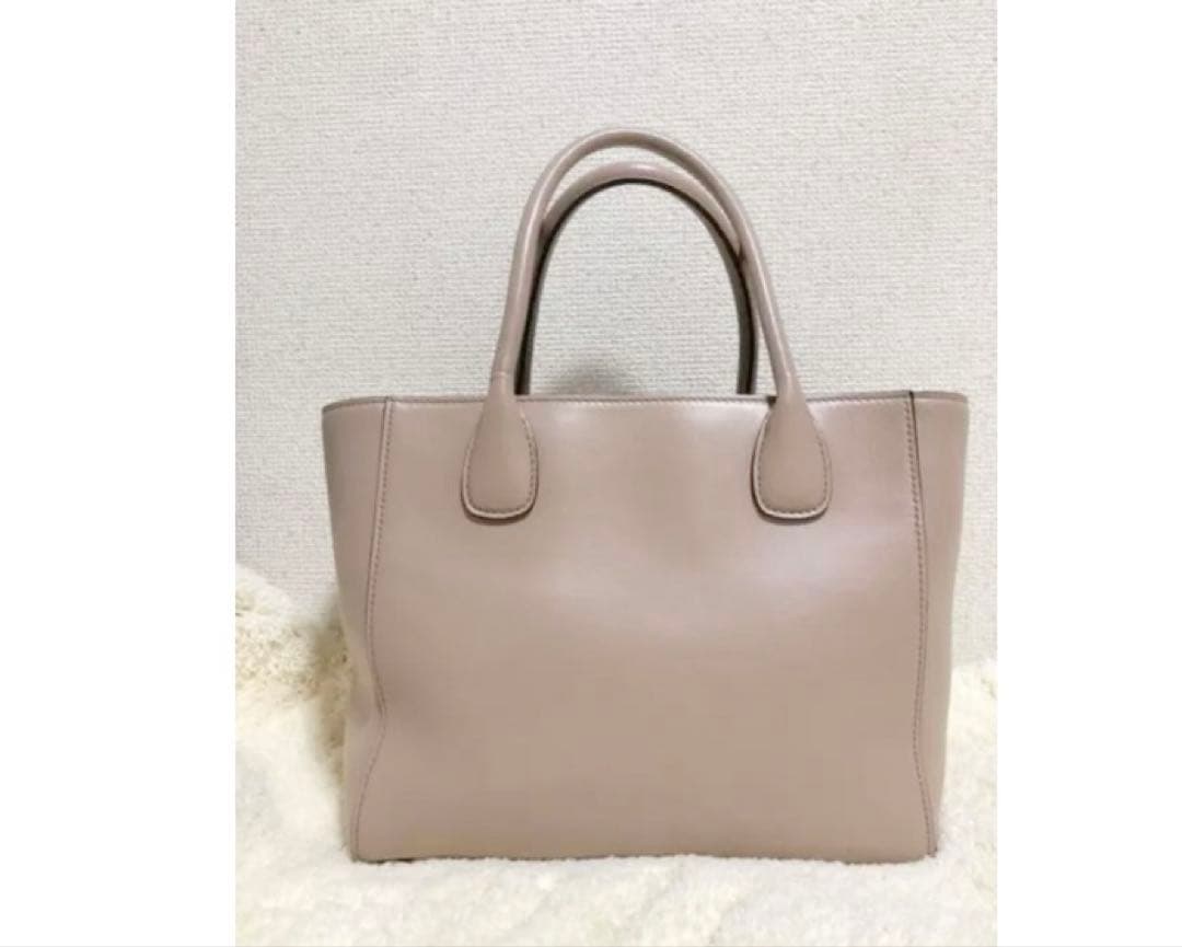 ほぼ未使用のMIUMIU ピンクベージュ 2Way バッグ