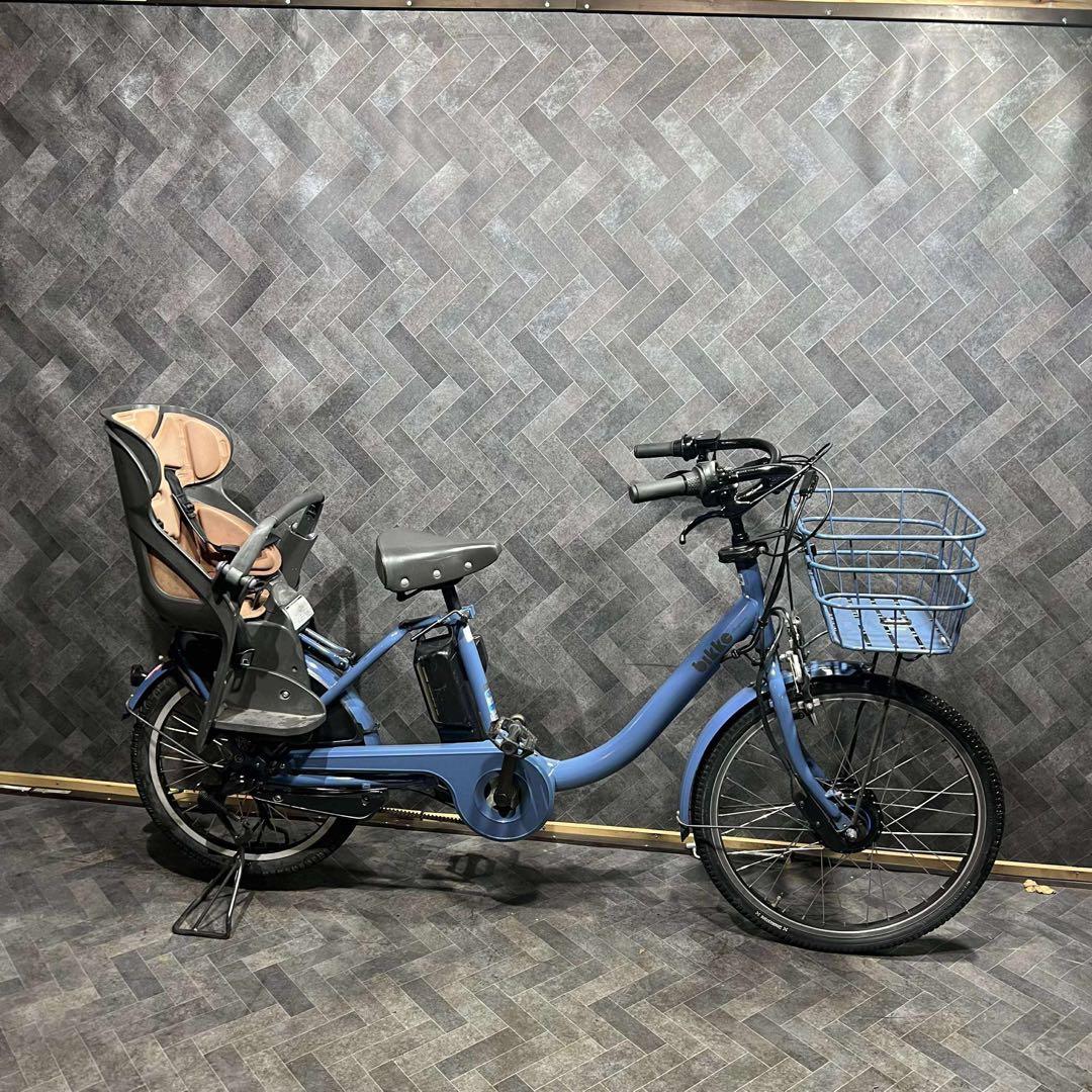青い電動アシスト自転車 チャイルドシート付き