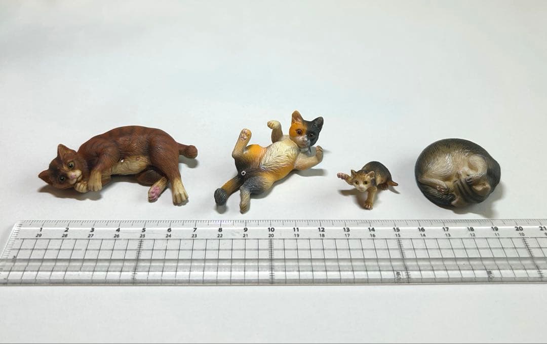 希少 猫 フィギュアと小物セット レア 鑑賞 ガチャ コレクション