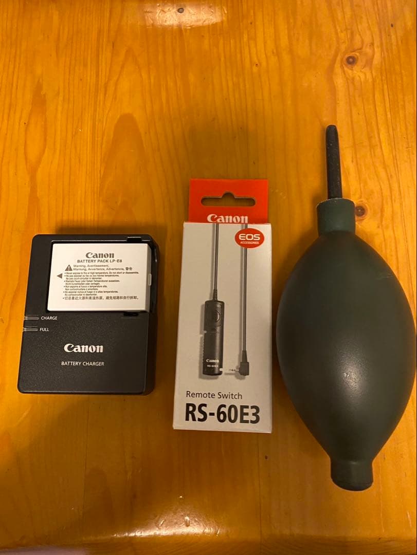 Canon EOS Kiss X5 デジタル一眼レフ　望遠レンズ　ケース　小物付