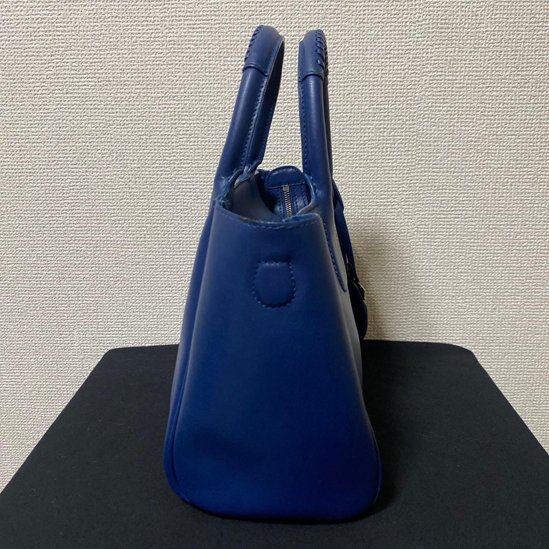 サルヴァトーレフェラガモ ノリータ ハンドバッグ ネイビー