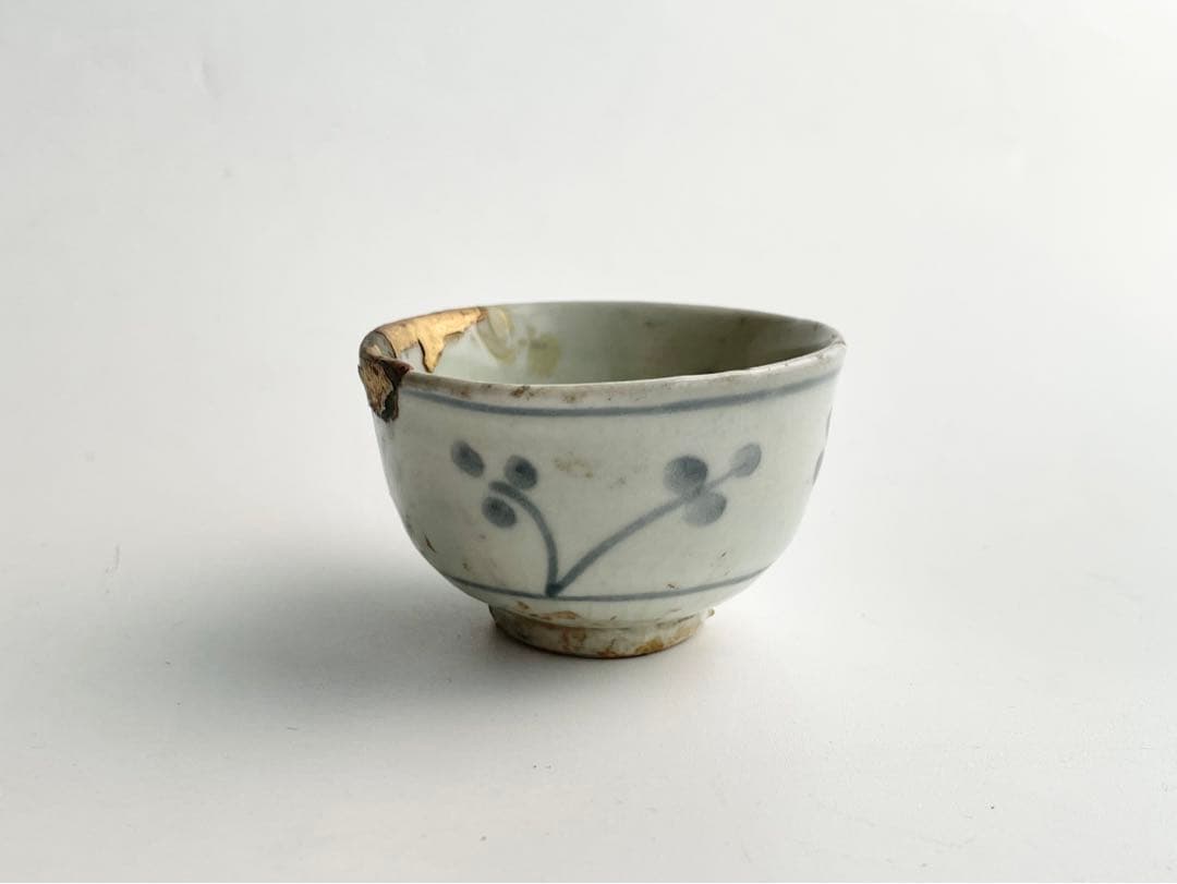 骨董　アンティーク　初期伊万里　染付　薺文　盃　酒器　酒盃　杯　金継ぎ　金繕い