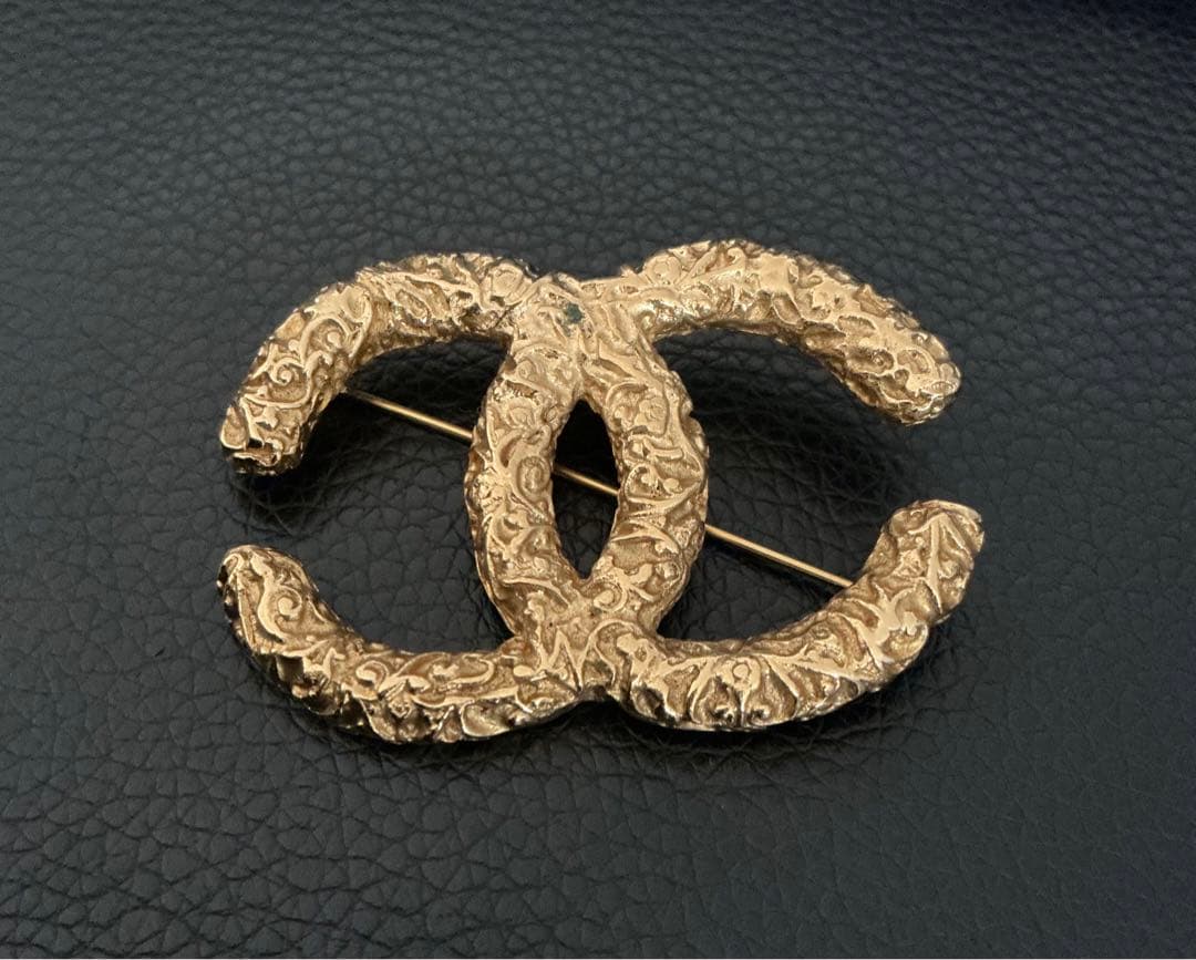 時*計様 本物保証！希少 シャネル ブローチ 溶岩 ココマーク ゴールド ！