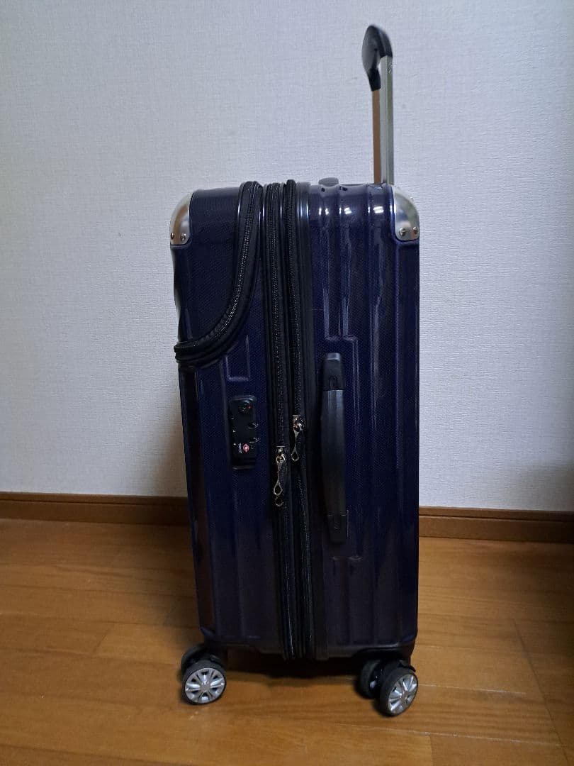 ネイビー ストライプ 中型キャリーケース　[テラさん専用]
