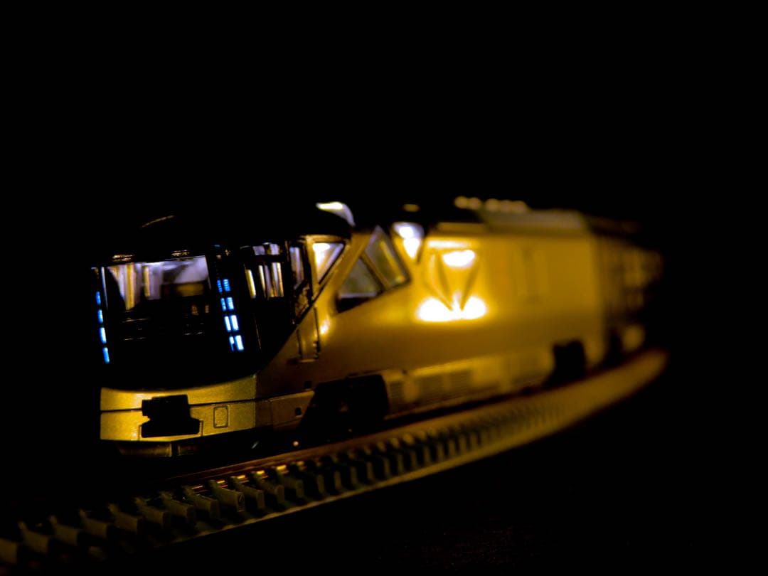 KATO E001形 TRAIN SUITE 四季島【新品,未使用品】