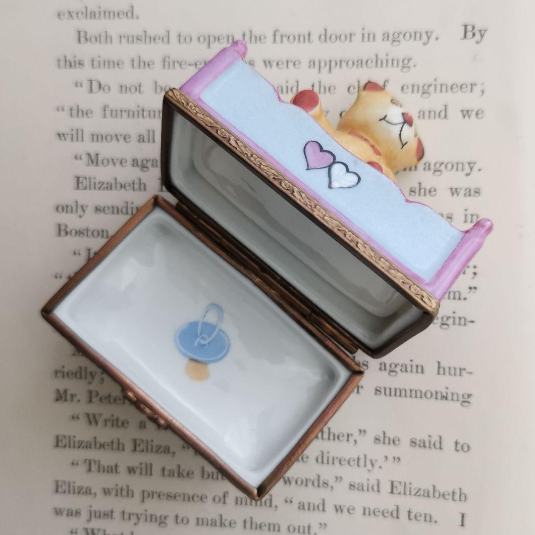 リモージュボックス　テディベアとベビーベッド　フランス製トリンケットボックス