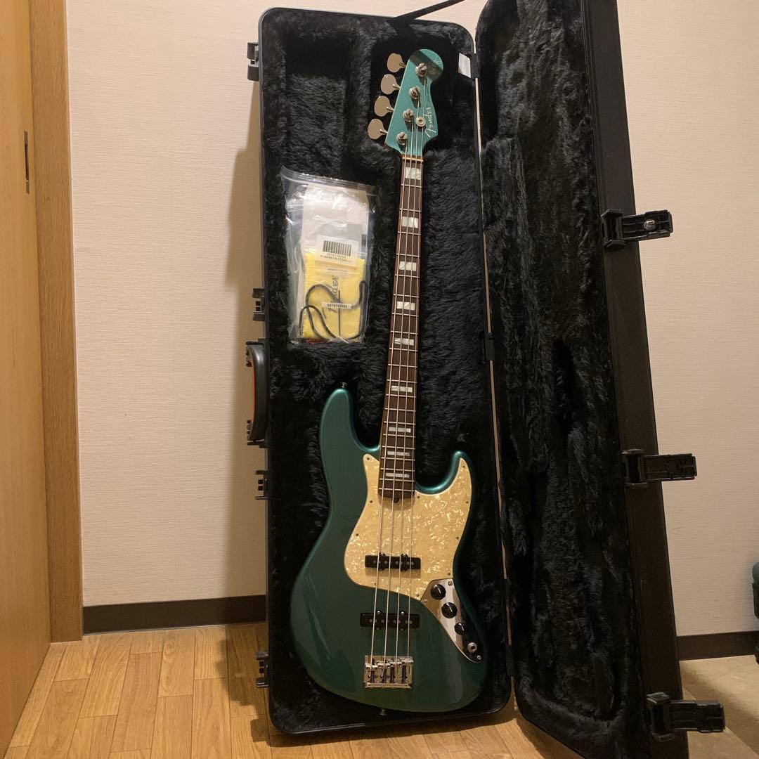 ベース Fender Jazz Bass Adam Clayton model