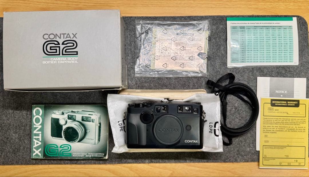 【超美品】CONTAX G2 ブラック+本革カメラケース+ケーブルスイッチ