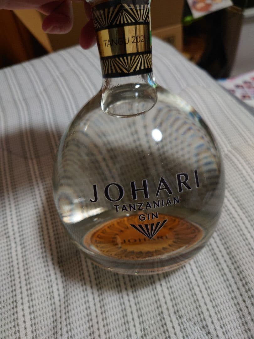 JOHARI タンザニア ジン 700ml