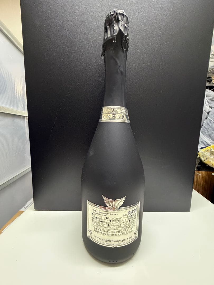 Angel Champagne マットブラックボトル