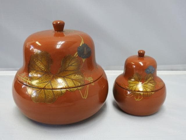 蒔絵瓢箪形　フタ物　大小一対　Ｍ1044