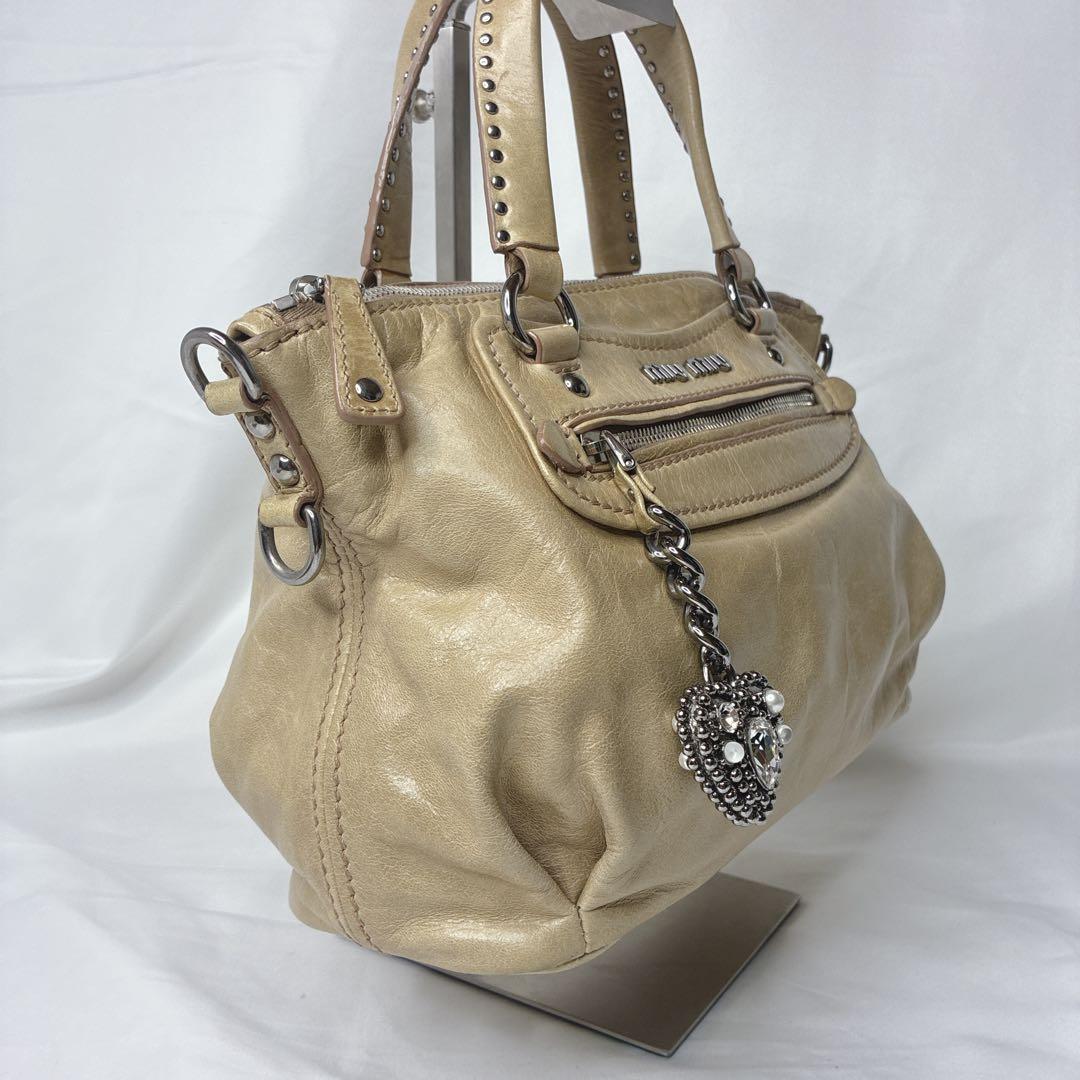 【いちごパフェさん専用】miumiu スタッズ　ハンドバッグ　ハートチャーム