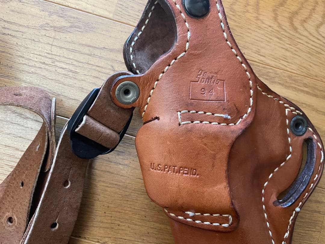 Desantisダイハード型ホルスター 1911ガバメント