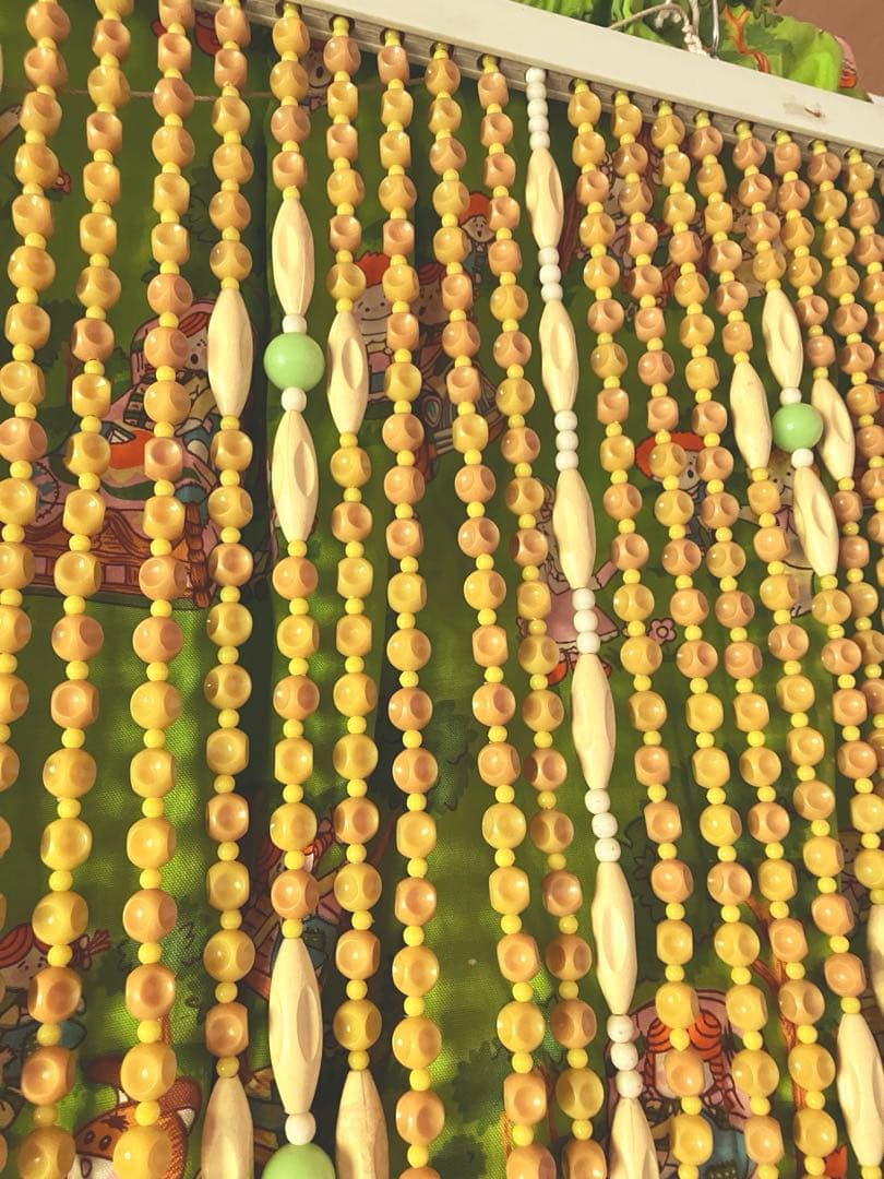 昭和レトロ ビーズのれん 黄色 緑色 当時物　レトロポップ 玉暖簾 珠暖簾