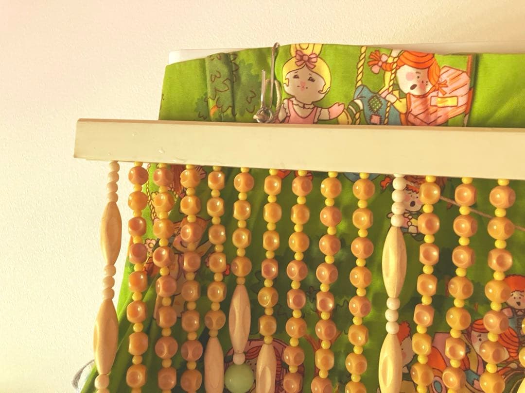 昭和レトロ ビーズのれん 黄色 緑色 当時物　レトロポップ 玉暖簾 珠暖簾