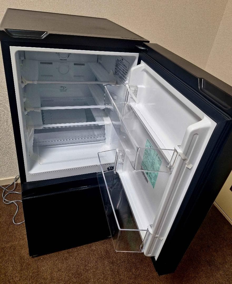 【新品未使用】2025年冷蔵庫135L HR-D140KB【黒】