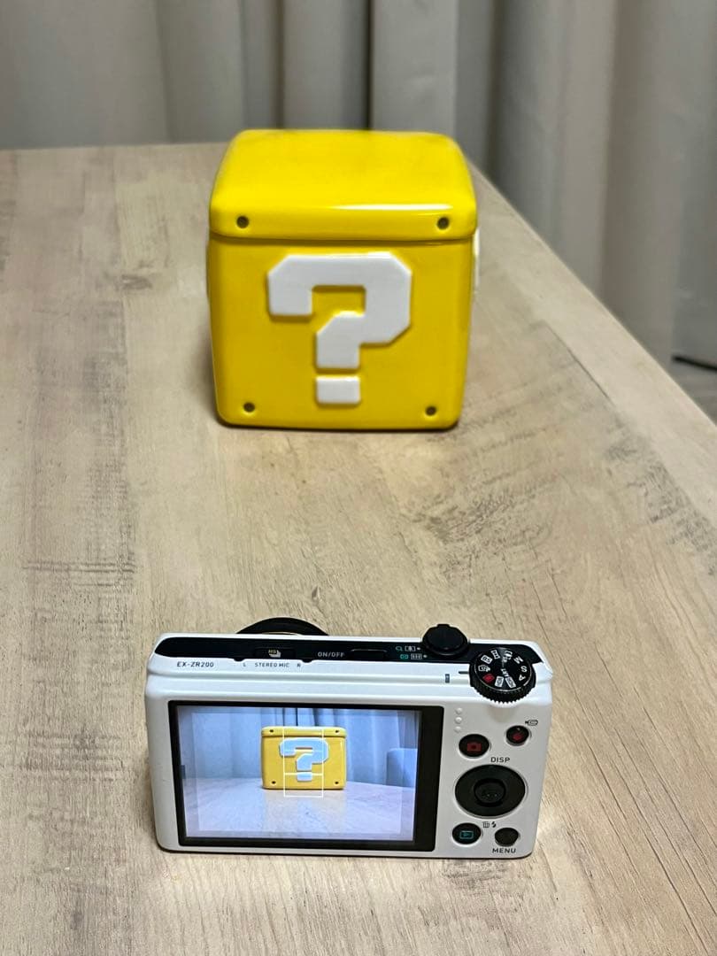 CASIO デジタルカメラ EX-ZR200 ホワイト 動作品確認済み