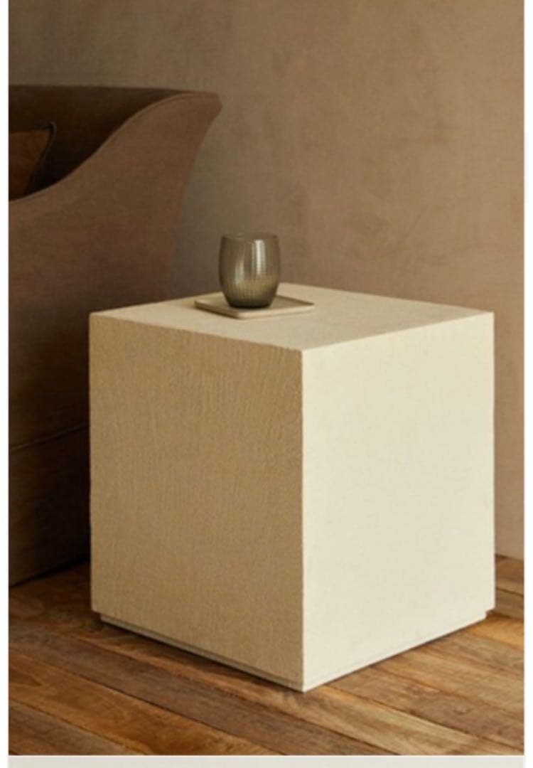 ZARA セメントフィニッシュ　サイドテーブル