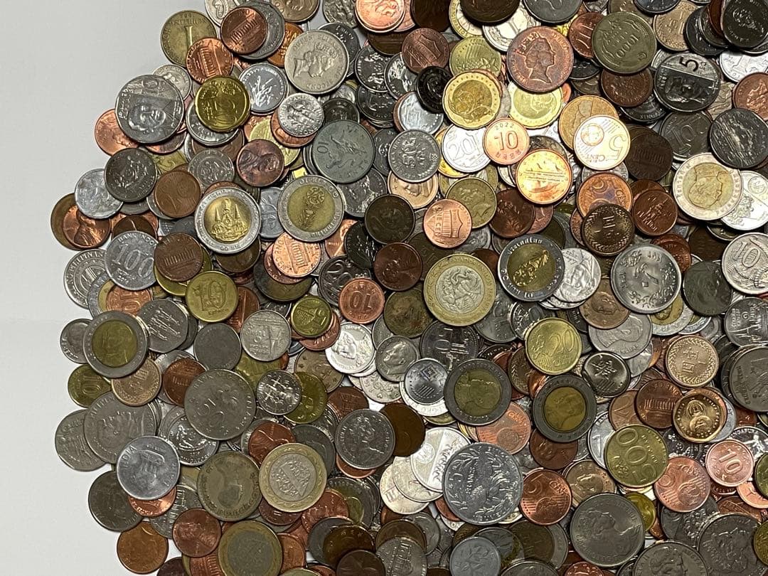古銭　外国の硬貨　世界の　大量　4100g以上　詳細は分かりません
