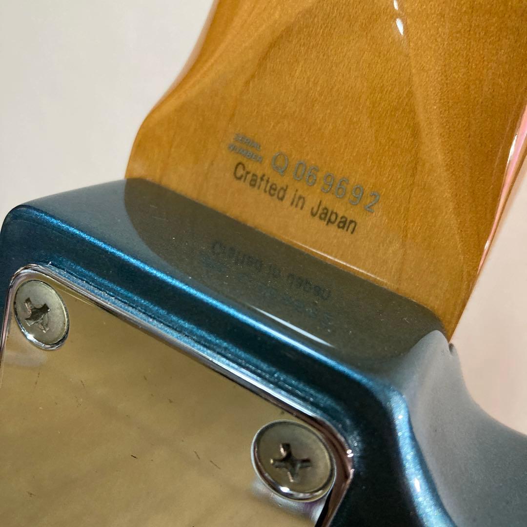 スタンド追加　フェンダー　JAZZベース　ストラップ　ピックガード　本　弦