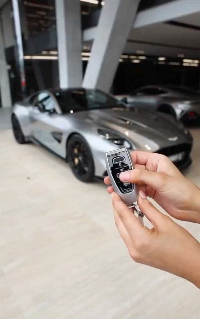 アストンマーティン DB12 ヴァンキッシュ DBX 純正最新型 クリスタルキー