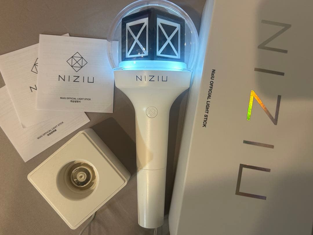 NIZIU ペンライト