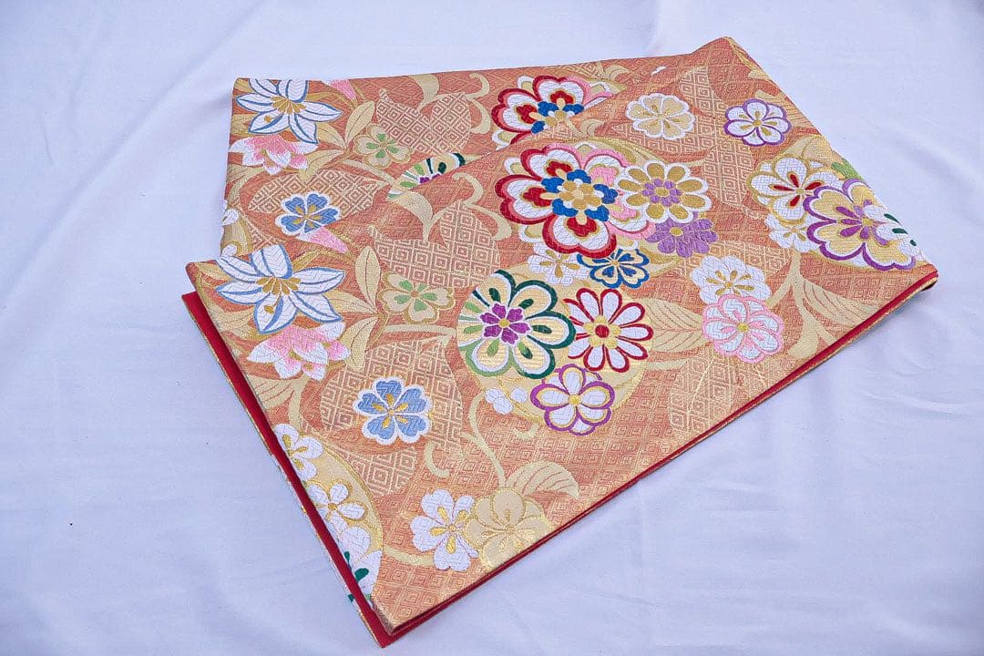 正絹　モダン系　白地にグリーン柄の振袖セット