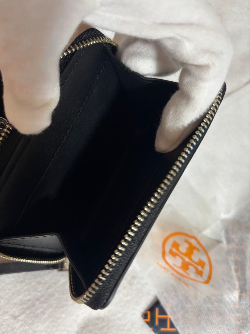 【新品未使用】トリーバーチ　財布　二つ折り　ロビンソン　リボン　革