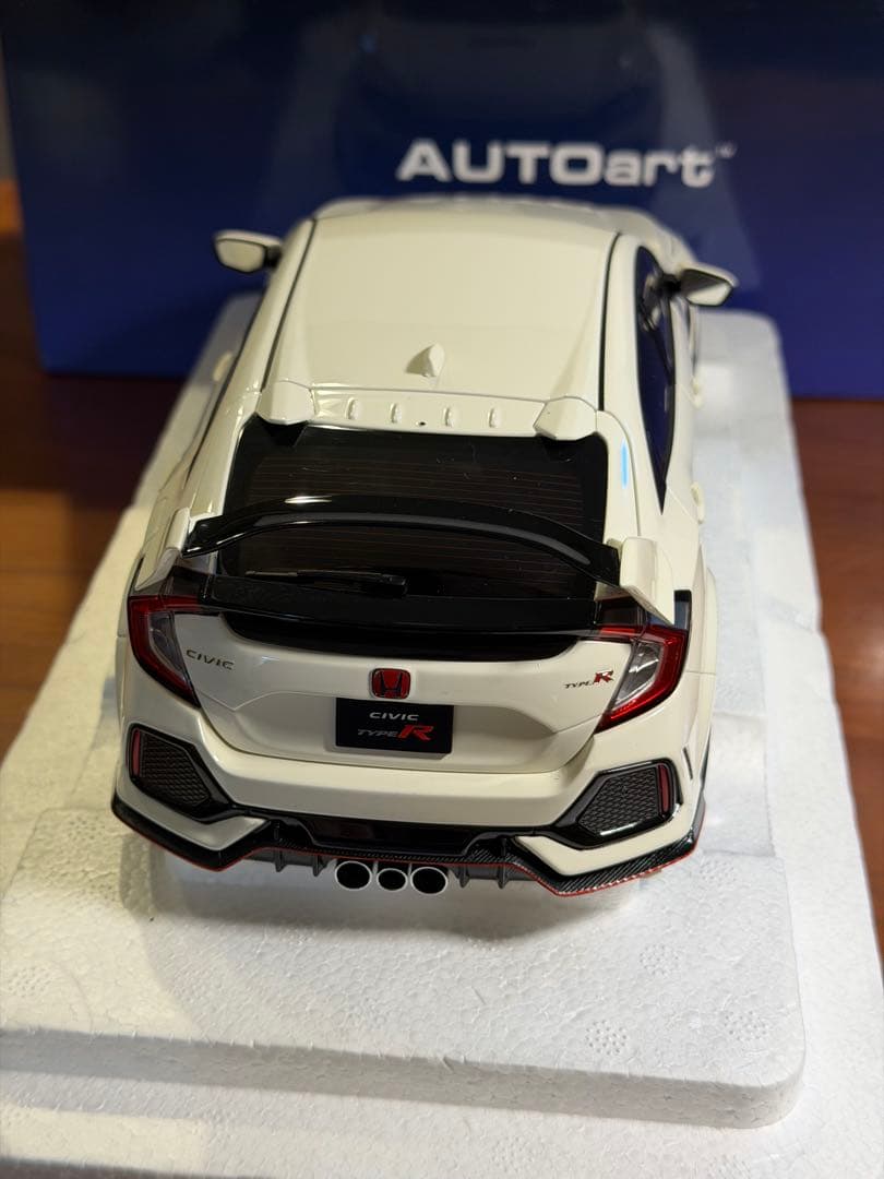 CIVIC TYPE R ホワイト 1/18スケール