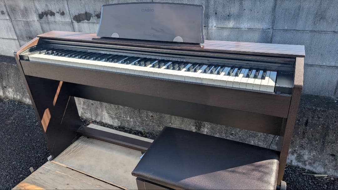 送料無料 CASIO 電子ピアノ PX-770 2019年製 スリムで大人気機種