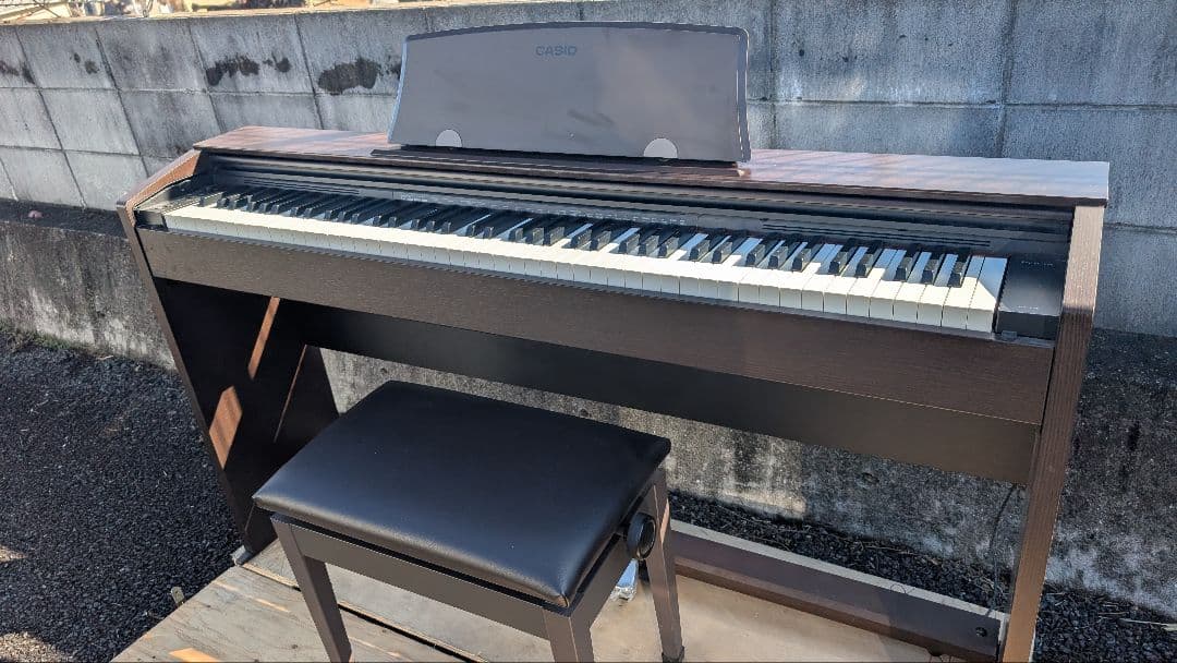送料無料 CASIO 電子ピアノ PX-770 2019年製 スリムで大人気機種