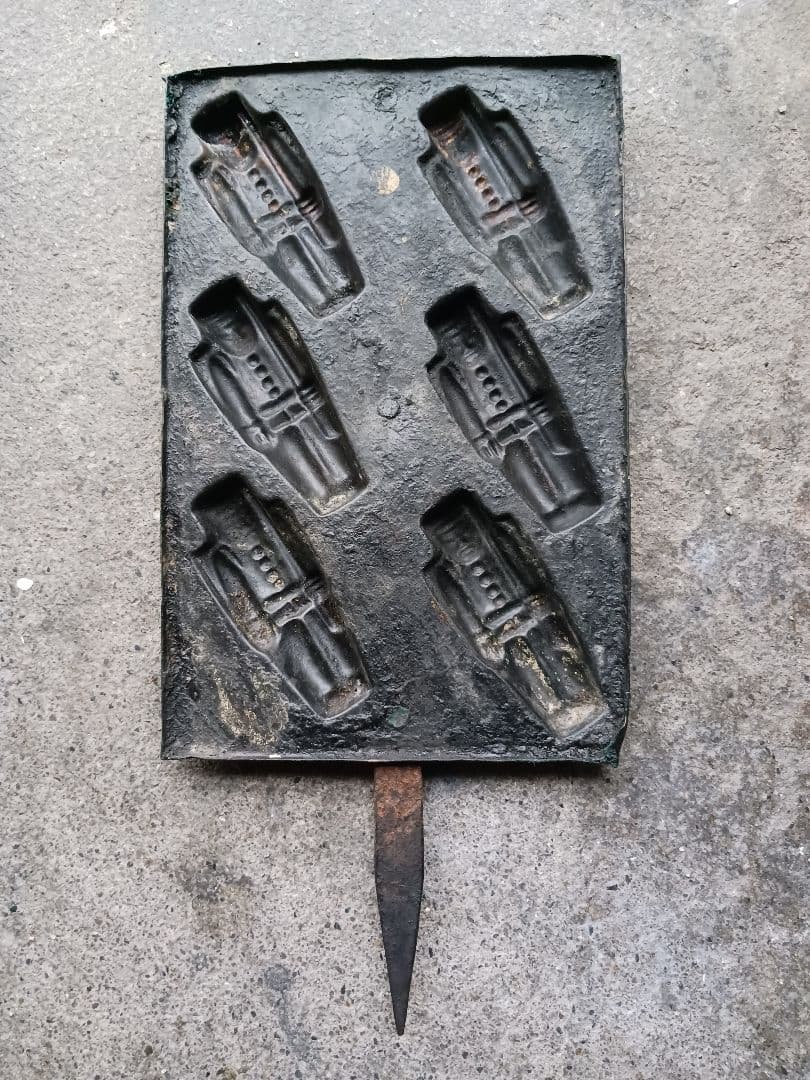 希少  古い菓子型  金型  アンティーク