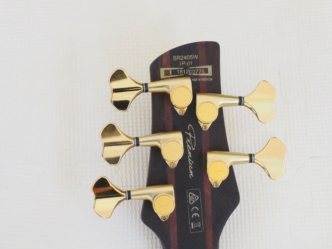極美品アイバニーズPremium Series5弦ベースSR2405W-CGL