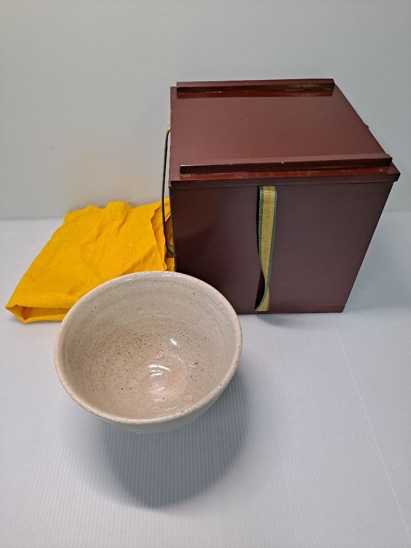 李氏朝鮮時代 李朝期 井戸茶碗 高麗茶碗 梅花皮高台 古渡り茶碗