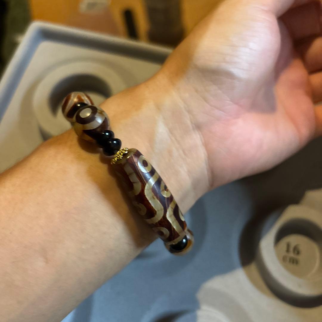 すっごい天珠！九眼天珠、三眼天珠！ドドーンとくる！すっごい！