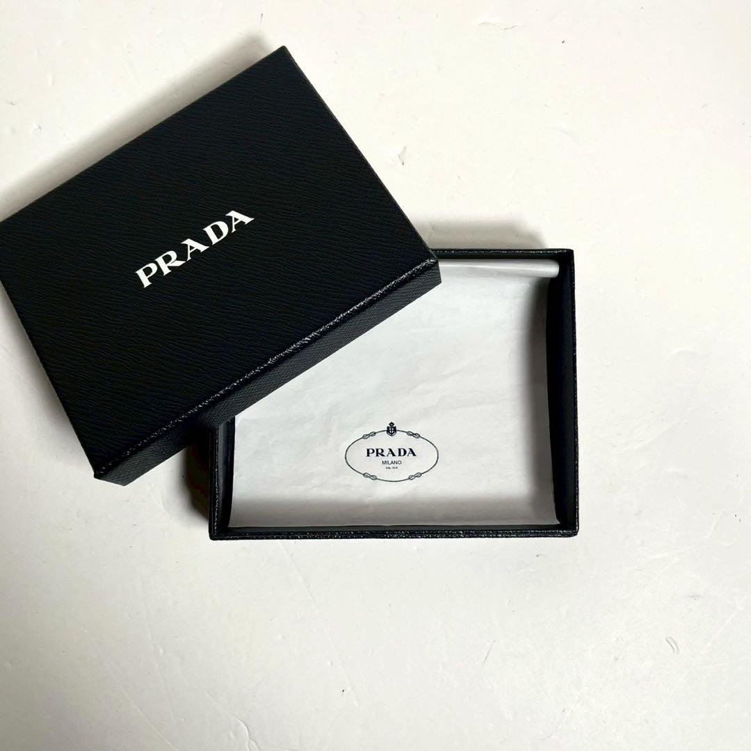 【現行・極上美品✨】RFID掲載 プラダ ソフトルックスレザー 二つ折り財布