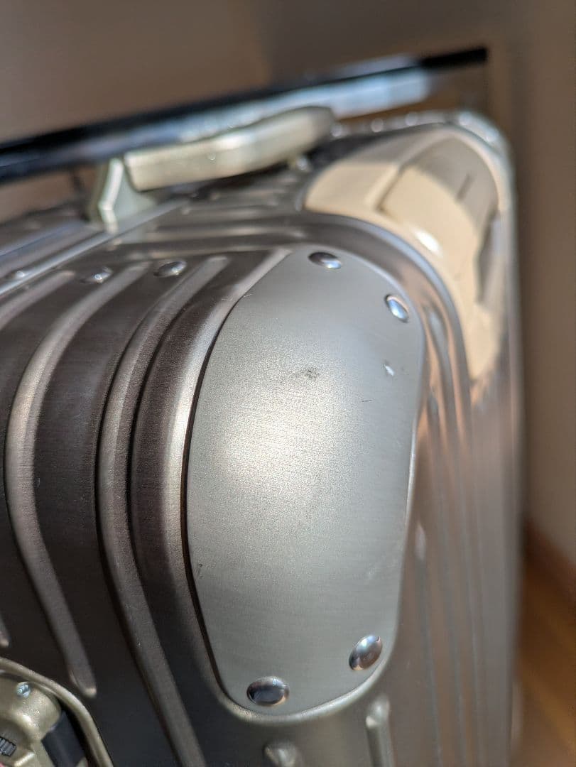 リモワRIMOWAトパーズチタニウム　キャリーケース　スーツケース　67L廃番