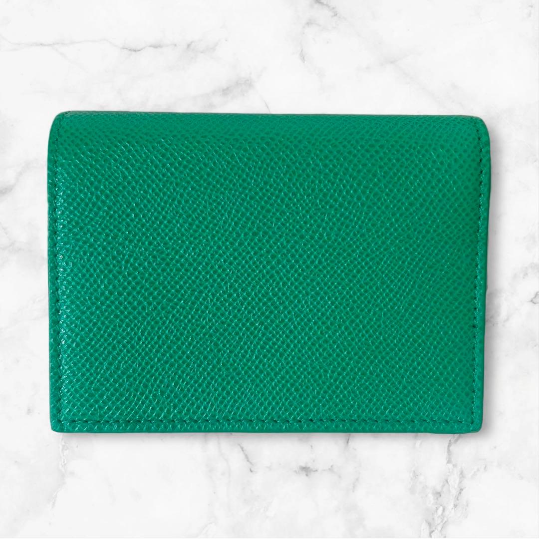【極美品】フェラガモ 二つ折り財布 ヴァラ リボン グリーン SMERALDO