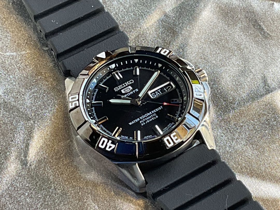 ★カッコイイバージョン❣️SEIKO５sports automatic23石稼働❣️