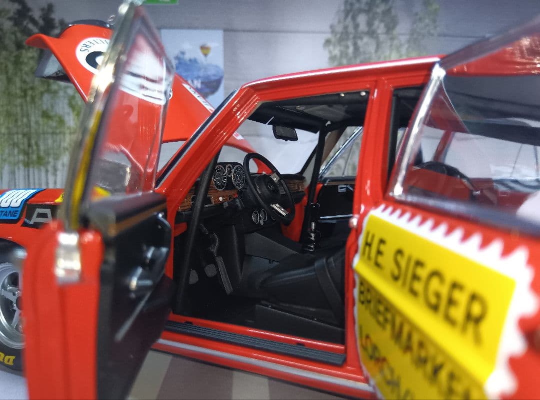 ミニチャンプス製 1/18 Mercedes-Benz AMG 35