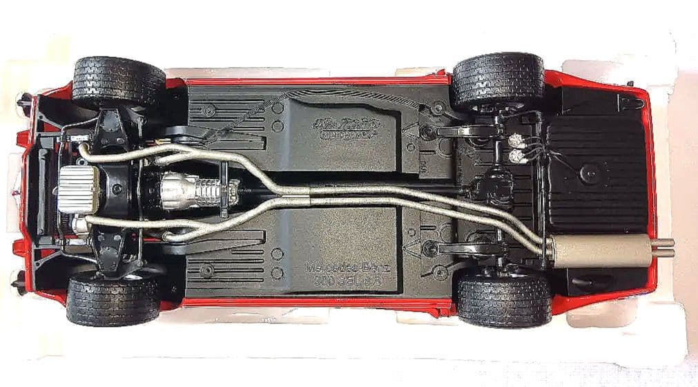 ミニチャンプス製 1/18 Mercedes-Benz AMG 35