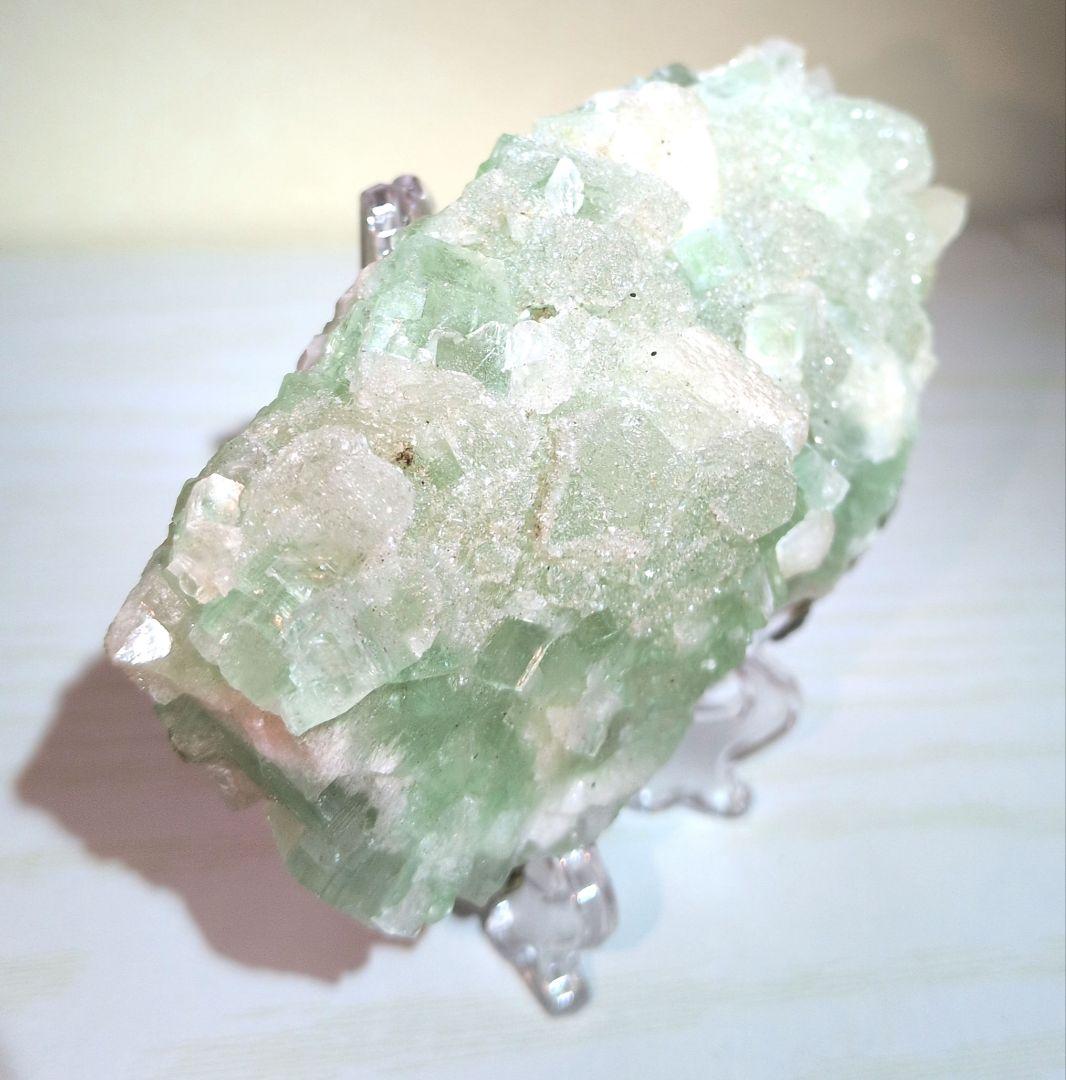 グリーンアポフィライト （魚眼石）　鉱物標本